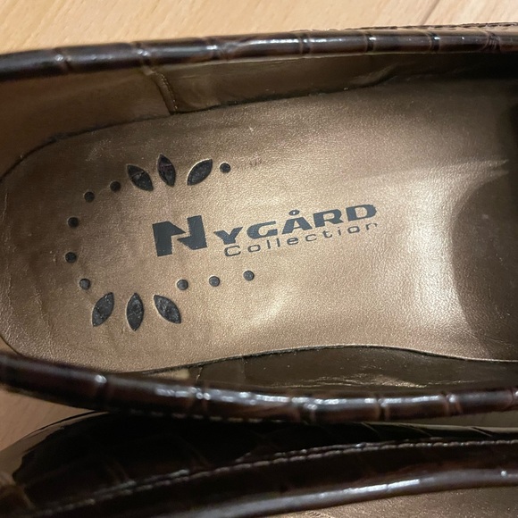 Nygard Shoes - Picture 3 of 4